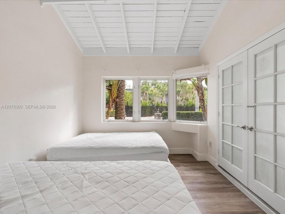 For Rent: $6,000 (3 beds, 2 baths, 1186 Square Feet)