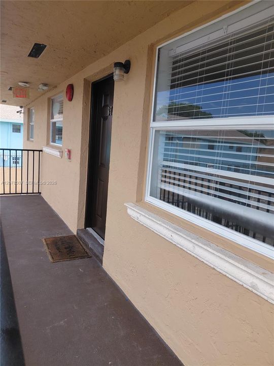 For Rent: $2,285 (3 beds, 1 baths, 847 Square Feet)