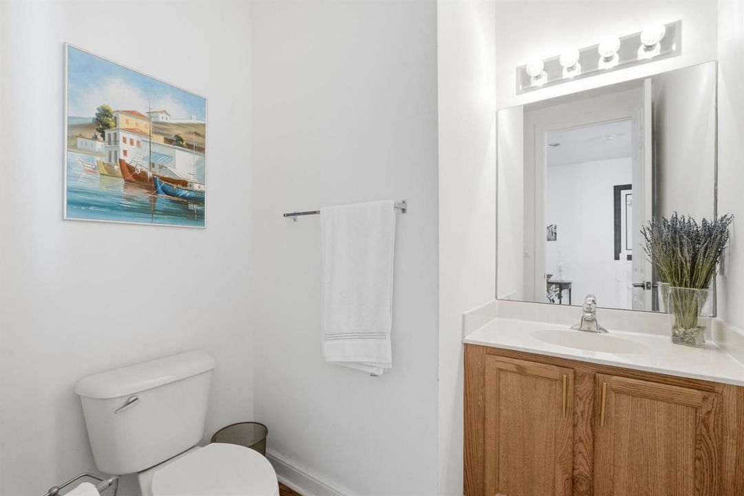 2nd floor 1/2 bath