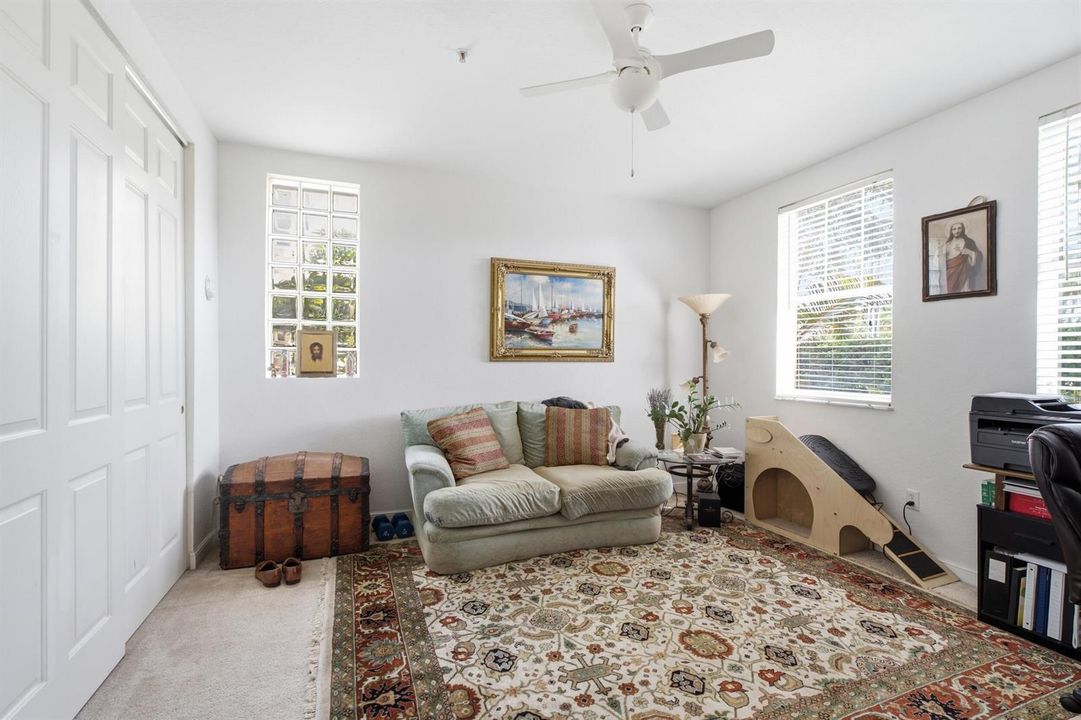 Guest bedroom 1b