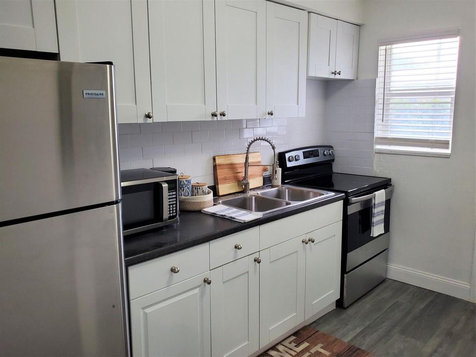 413-415Southeast23rdStreet_72108_10