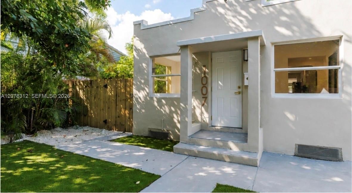 For Rent: $4,000 (3 beds, 2 baths, 1539 Square Feet)
