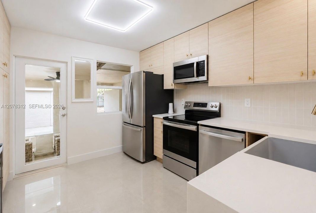 For Rent: $4,000 (3 beds, 2 baths, 1539 Square Feet)