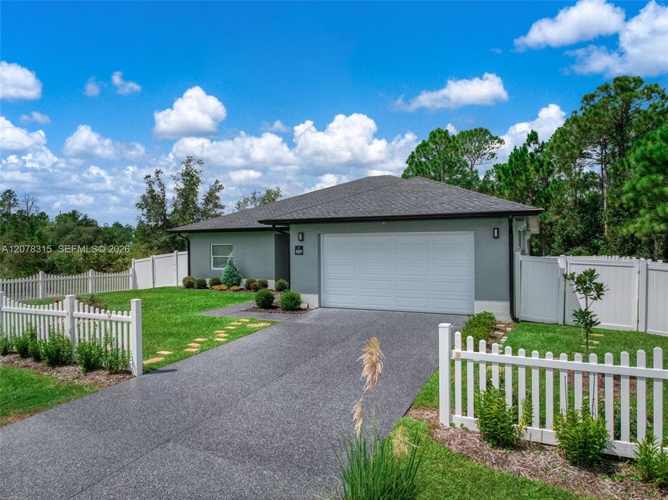 For Sale: $350,000 (3 beds, 2 baths, 1484 Square Feet)