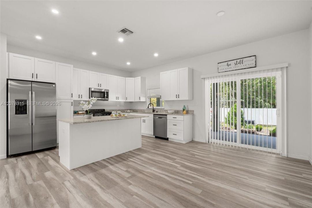 For Sale: $350,000 (3 beds, 2 baths, 1484 Square Feet)
