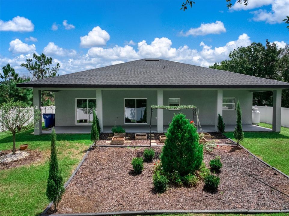 For Sale: $350,000 (3 beds, 2 baths, 1484 Square Feet)
