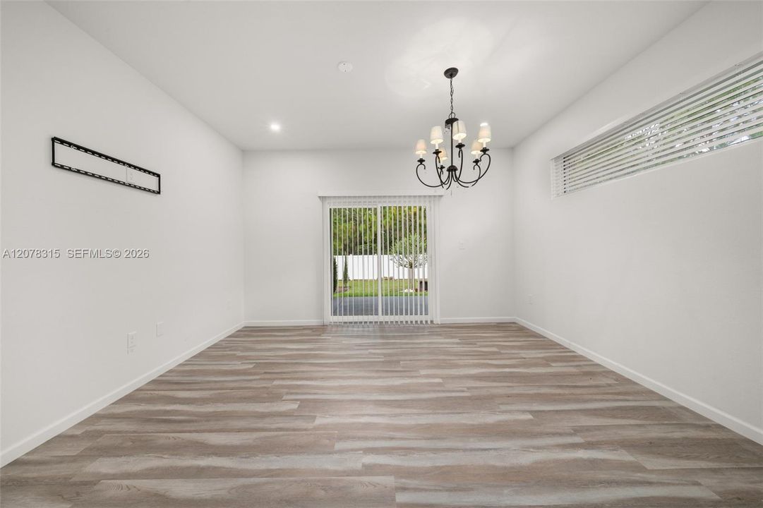 For Sale: $350,000 (3 beds, 2 baths, 1484 Square Feet)