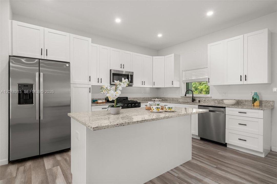For Sale: $350,000 (3 beds, 2 baths, 1484 Square Feet)