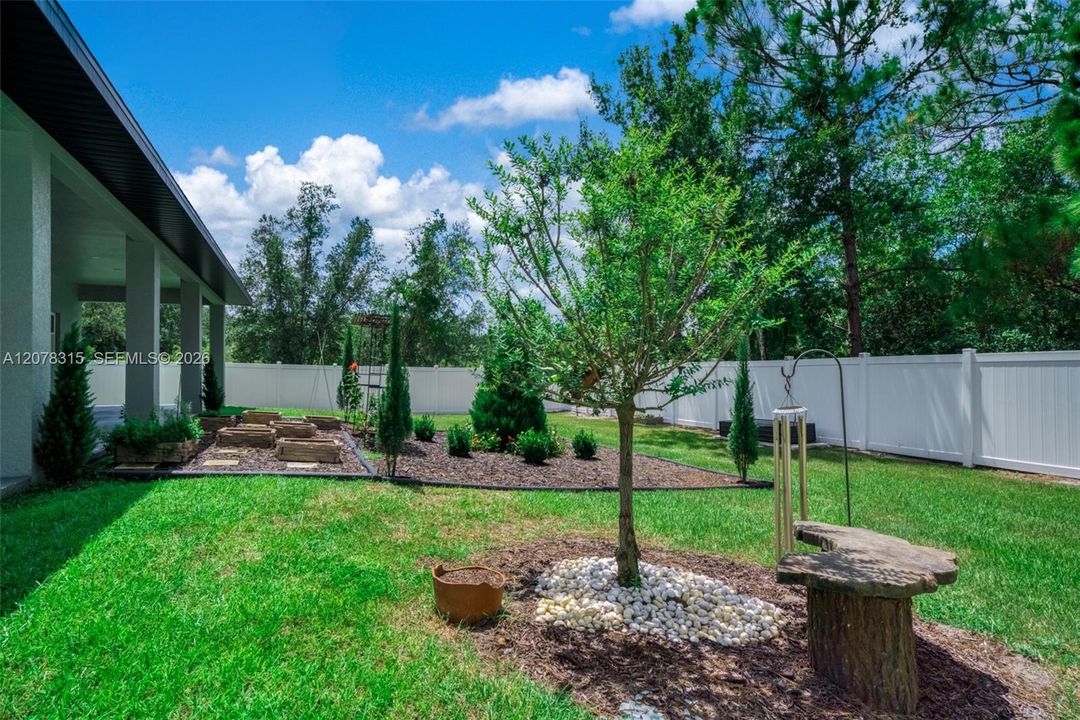 For Sale: $350,000 (3 beds, 2 baths, 1484 Square Feet)