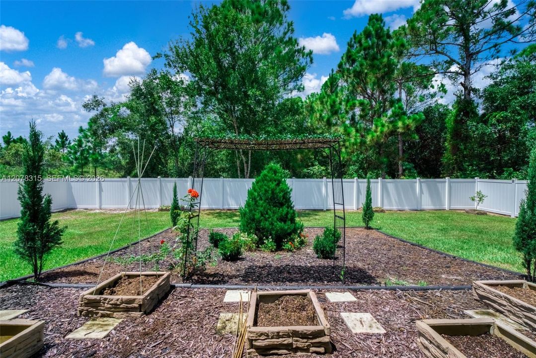 For Sale: $350,000 (3 beds, 2 baths, 1484 Square Feet)