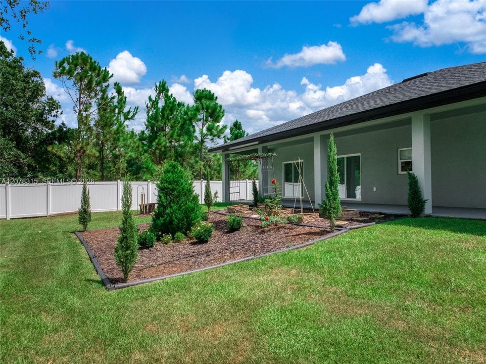 For Sale: $350,000 (3 beds, 2 baths, 1484 Square Feet)