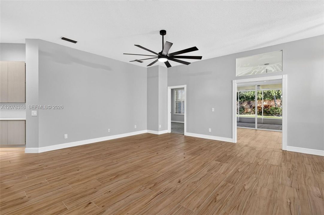 En Venta: $539,000 (3 camas, 2 baños, 1952 Pies cuadrados)