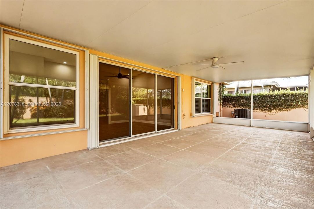 En Venta: $539,000 (3 camas, 2 baños, 1952 Pies cuadrados)