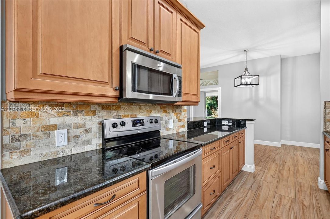 En Venta: $539,000 (3 camas, 2 baños, 1952 Pies cuadrados)