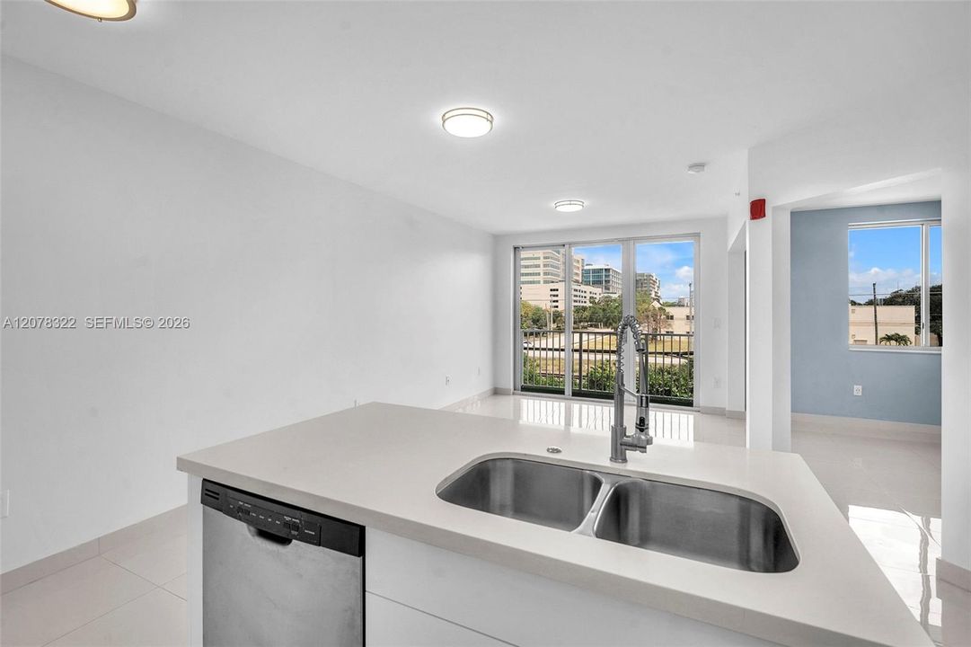 For Rent: $2,700 (2 beds, 2 baths, 1050 Square Feet)