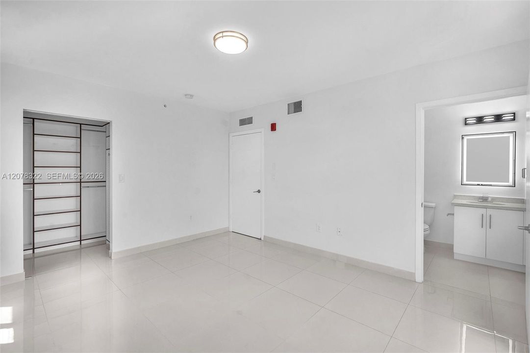 For Rent: $2,700 (2 beds, 2 baths, 1050 Square Feet)
