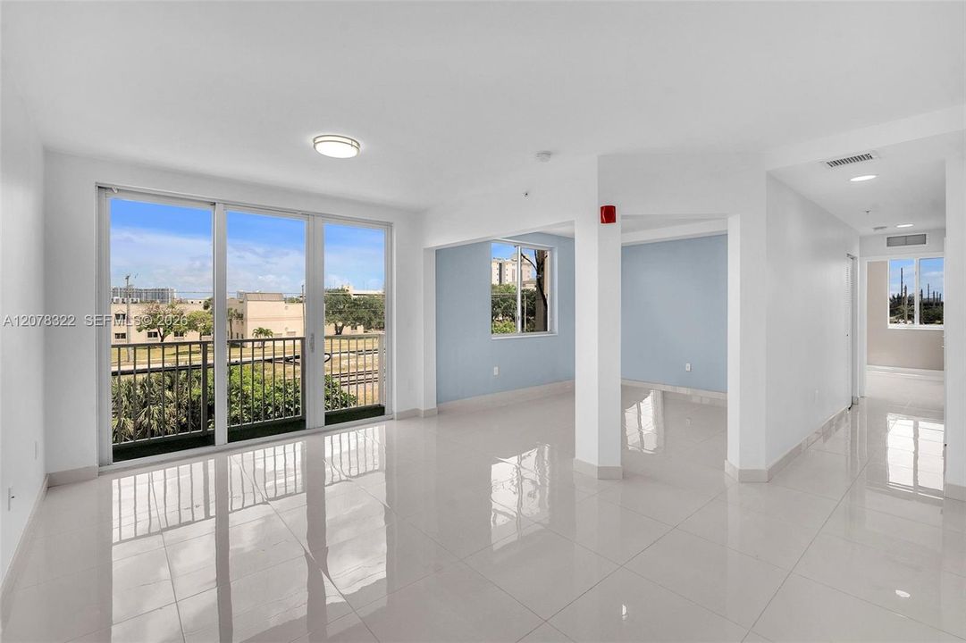 For Rent: $2,700 (2 beds, 2 baths, 1050 Square Feet)