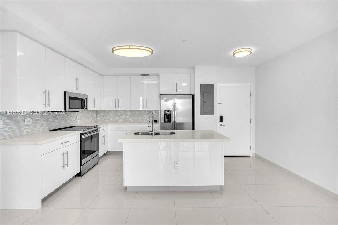 For Rent: $2,700 (2 beds, 2 baths, 1050 Square Feet)