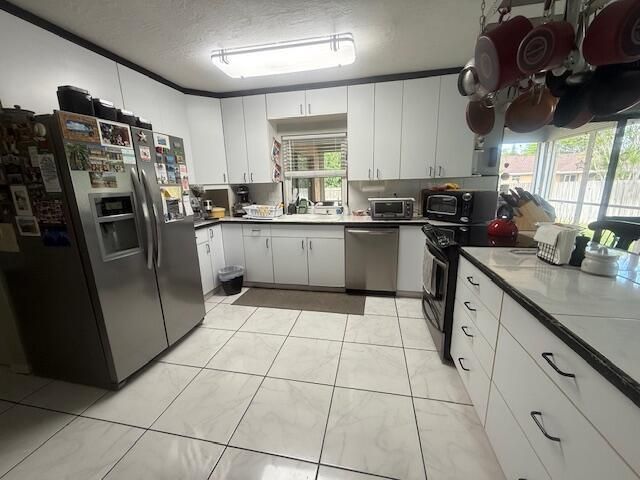 extra cabinet and work space in kitchen