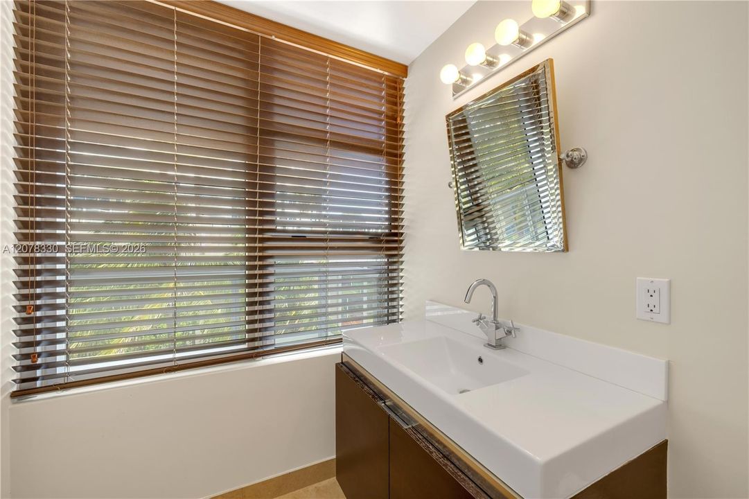 For Rent: $12,000 (2 beds, 2 baths, 1617 Square Feet)