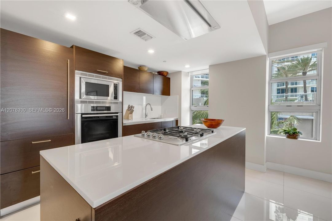 For Rent: $12,000 (2 beds, 2 baths, 1617 Square Feet)
