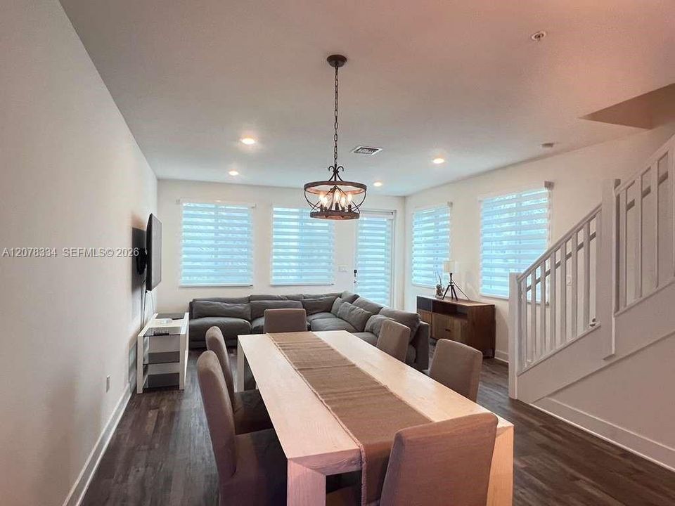 For Rent: $3,950 (3 beds, 2 baths, 1322 Square Feet)