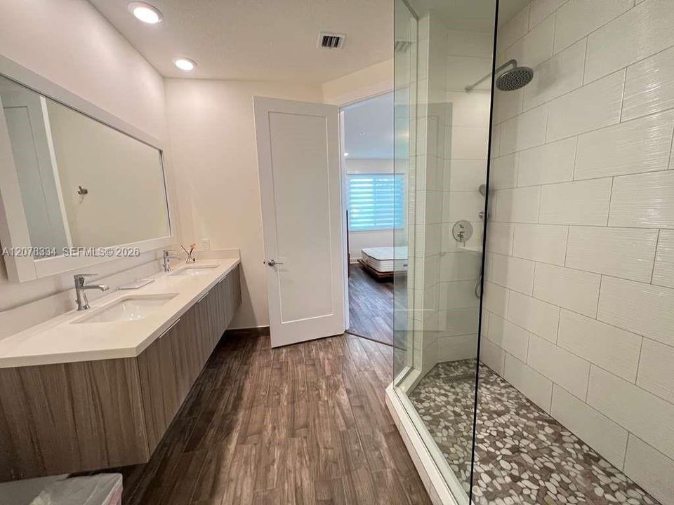 For Rent: $3,950 (3 beds, 2 baths, 1322 Square Feet)