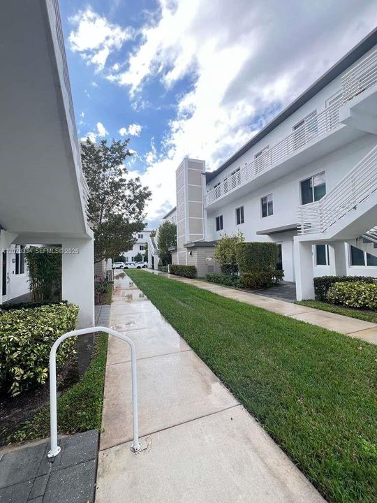 For Rent: $3,950 (3 beds, 2 baths, 1322 Square Feet)