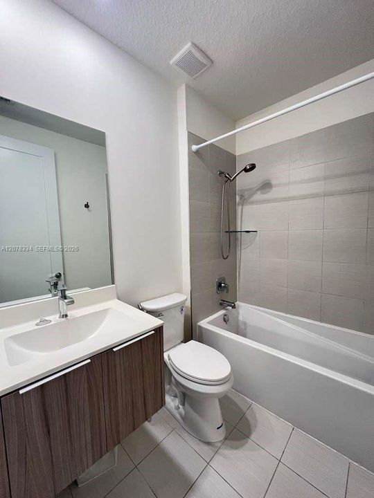 For Rent: $3,950 (3 beds, 2 baths, 1322 Square Feet)