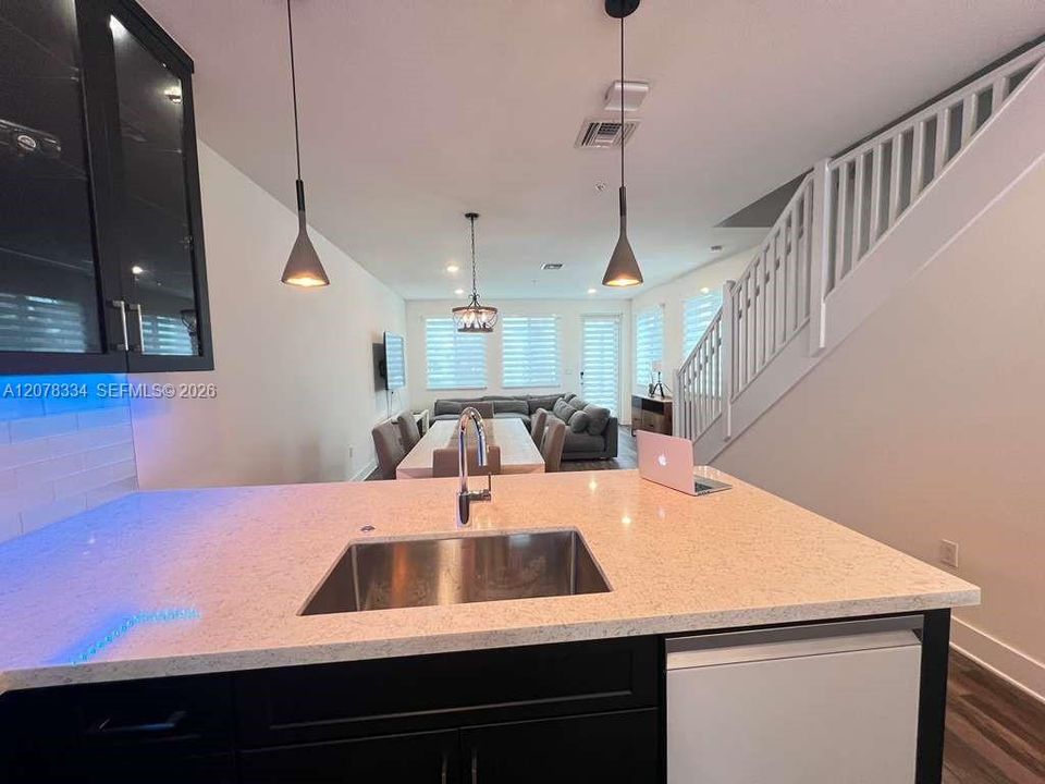 For Rent: $3,950 (3 beds, 2 baths, 1322 Square Feet)
