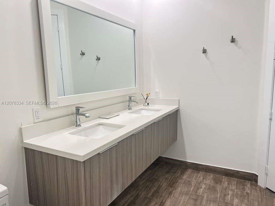 For Rent: $3,950 (3 beds, 2 baths, 1322 Square Feet)
