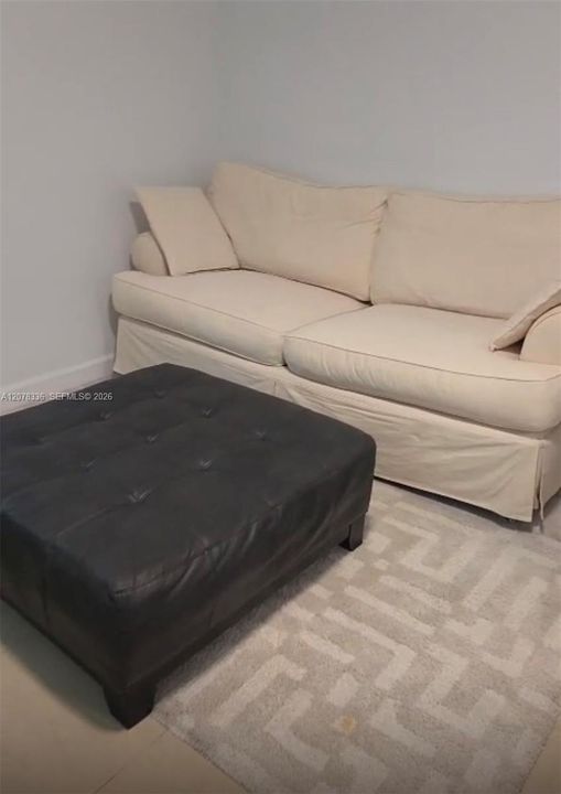 For Rent: $2,200 (1 beds, 1 baths, 2161 Square Feet)