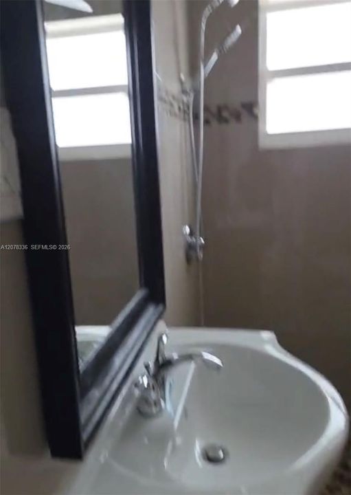 For Rent: $2,200 (1 beds, 1 baths, 2161 Square Feet)