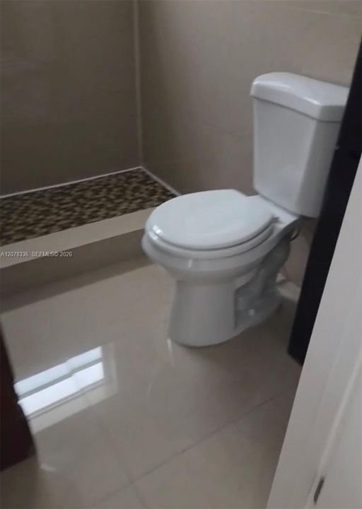 For Rent: $2,200 (1 beds, 1 baths, 2161 Square Feet)