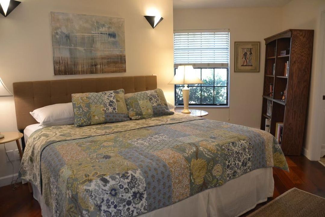 07_King_Bedroom