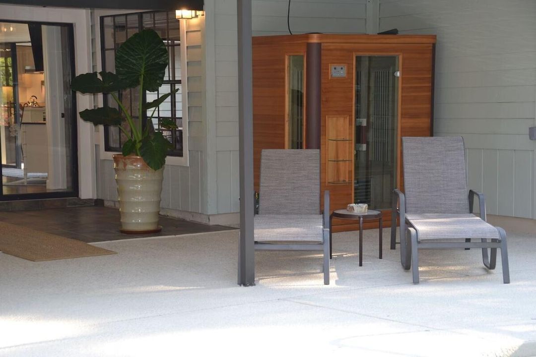10_Infrared_Sauna