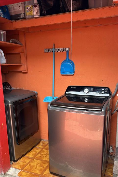 En Venta: $655,000 (3 camas, 2 baños, 1964 Pies cuadrados)