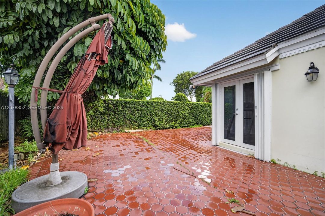 En Venta: $849,000 (3 camas, 2 baños, 2532 Pies cuadrados)