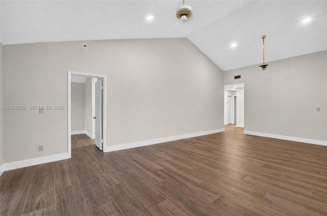 En Venta: $849,000 (3 camas, 2 baños, 2532 Pies cuadrados)
