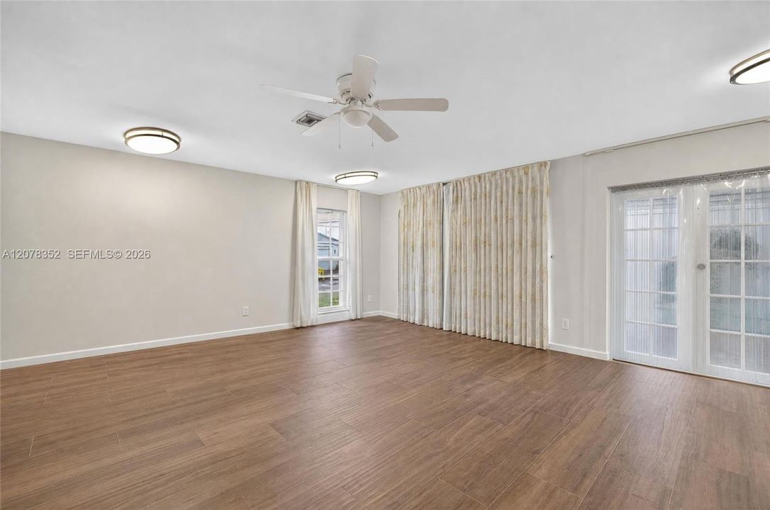 En Venta: $849,000 (3 camas, 2 baños, 2532 Pies cuadrados)
