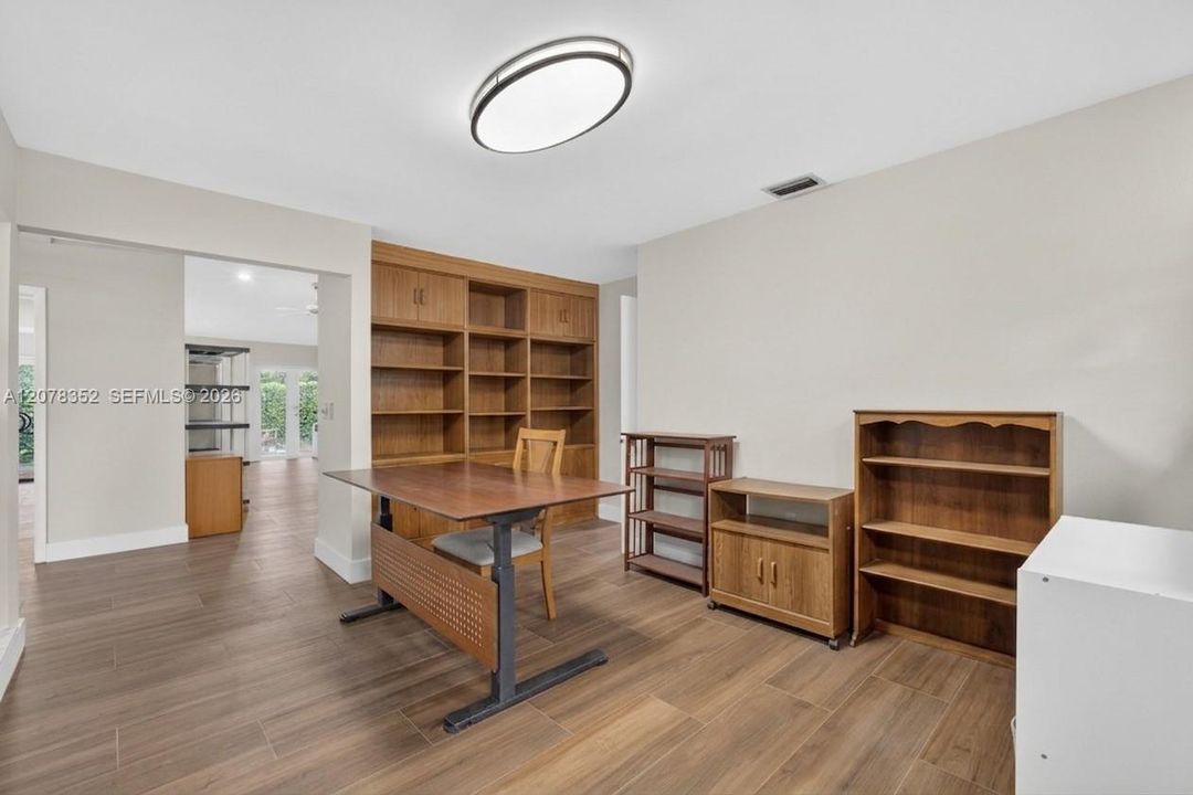En Venta: $849,000 (3 camas, 2 baños, 2532 Pies cuadrados)