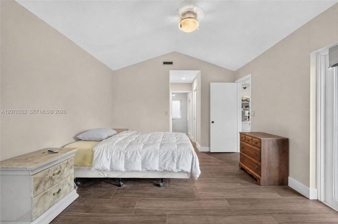 En Venta: $849,000 (3 camas, 2 baños, 2532 Pies cuadrados)