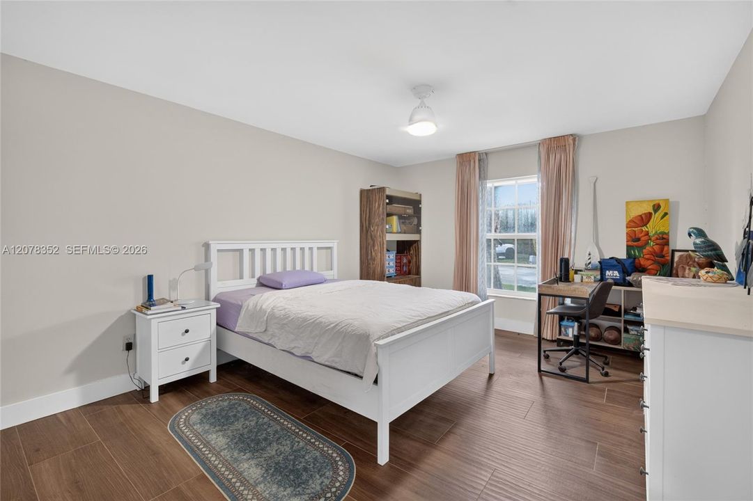 En Venta: $849,000 (3 camas, 2 baños, 2532 Pies cuadrados)