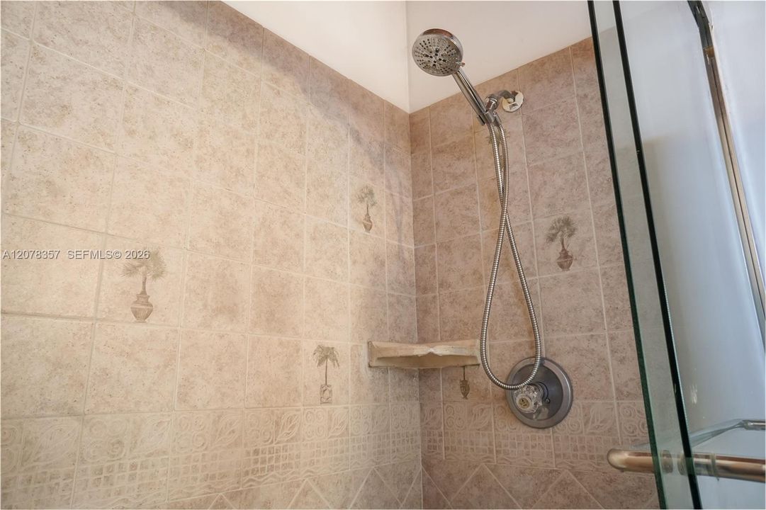 En Renta: $3,700 (4 camas, 2 baños, 1565 Pies cuadrados)