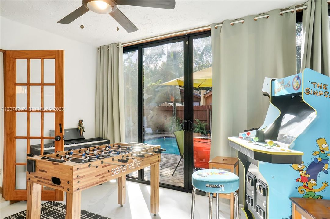 En Renta: $3,700 (4 camas, 2 baños, 1565 Pies cuadrados)