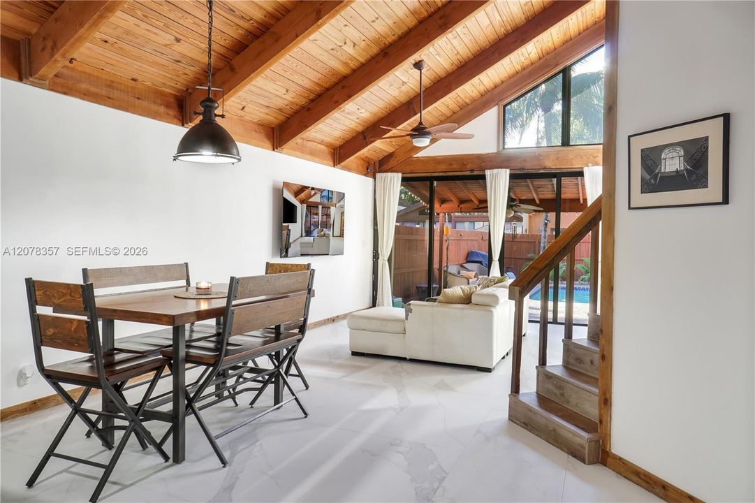 En Renta: $3,700 (4 camas, 2 baños, 1565 Pies cuadrados)