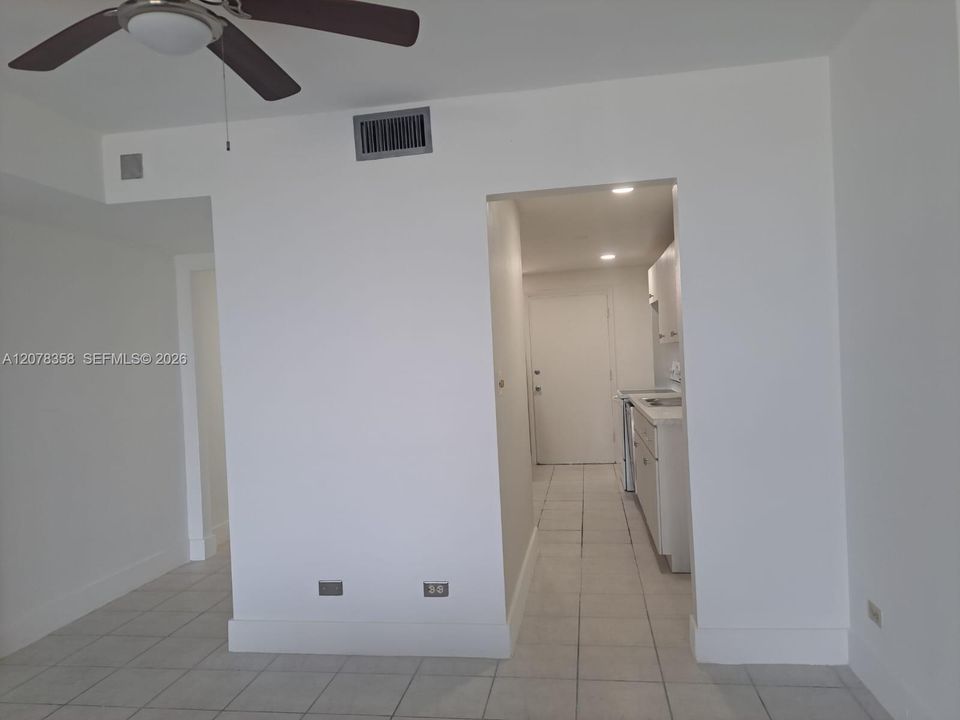На продажу: $235,000 (1 спален, 1 ванн, 865 Квадратных фут)
