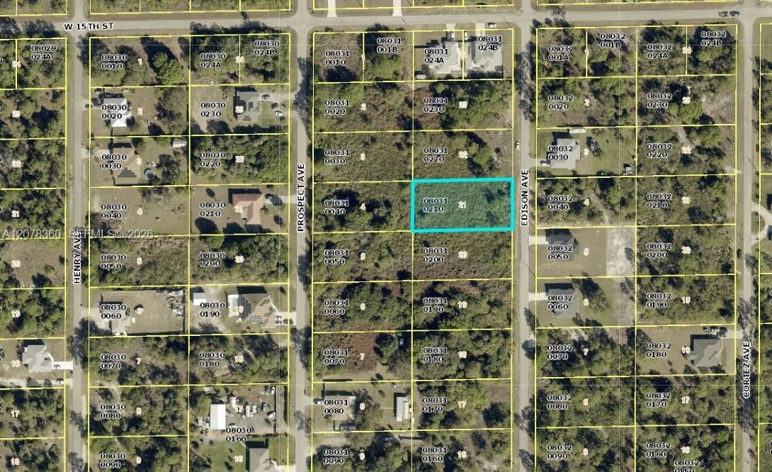 На продажу: $33,000 (0.50 acres)
