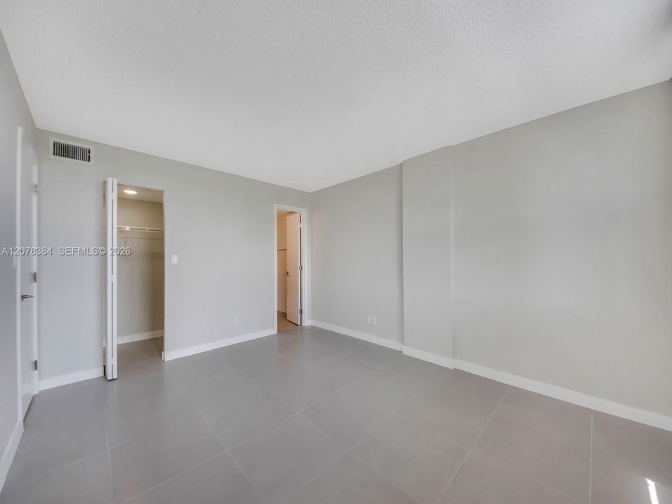 For Rent: $1,995 (2 beds, 2 baths, 975 Square Feet)