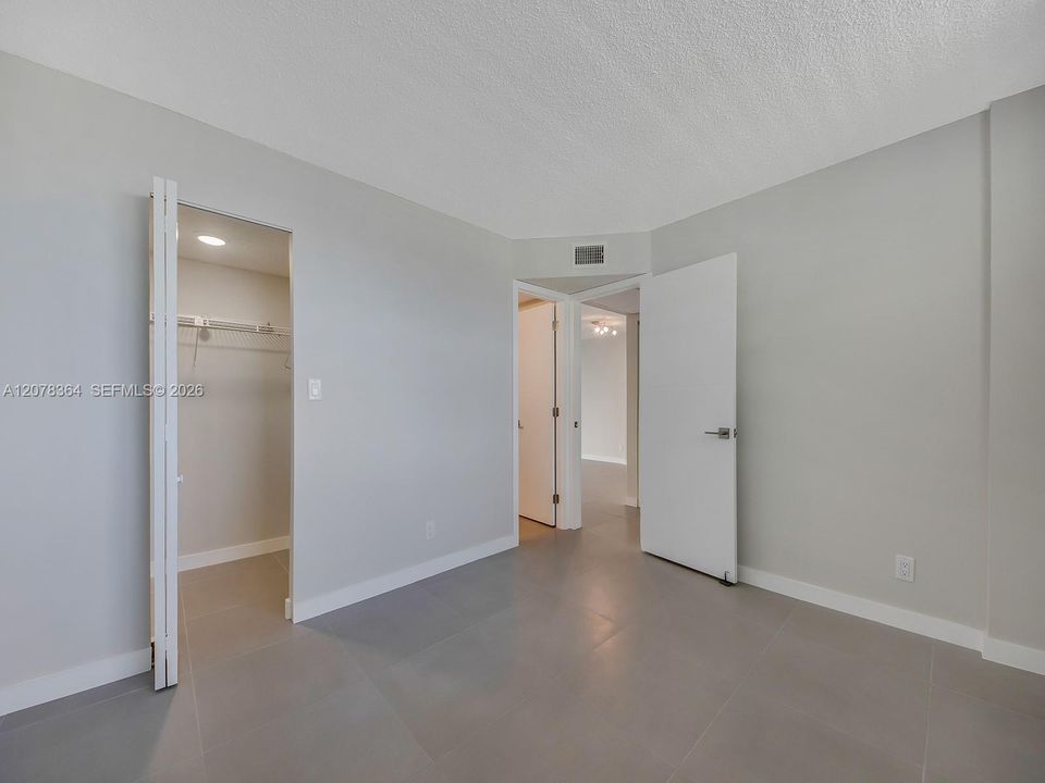 For Rent: $1,995 (2 beds, 2 baths, 975 Square Feet)